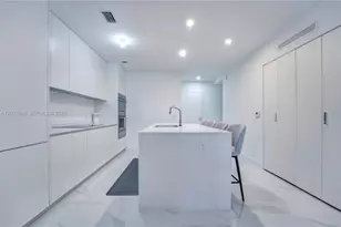 700 NE 24th St, Miami, FL 33137 - Photo 9