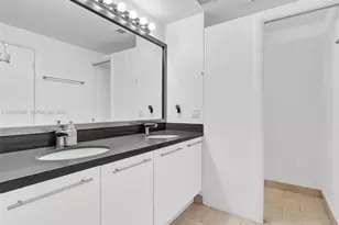 90 SW 3rd St, Miami, FL 33130 - Photo 21
