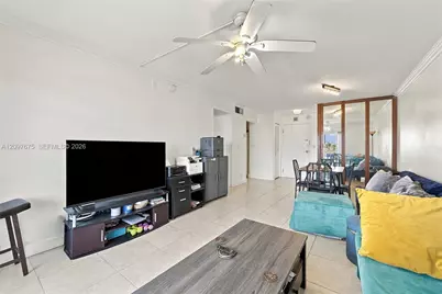900 NE 18th Ave #304, Fort Lauderdale, FL 33304 - Photo 11