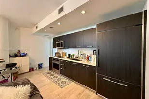 45 SW 9th St, Miami, FL 33130 - Photo 7