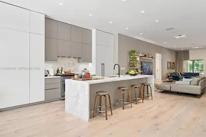 600 W 51st St, Miami Beach, FL 33140 - Photo 11
