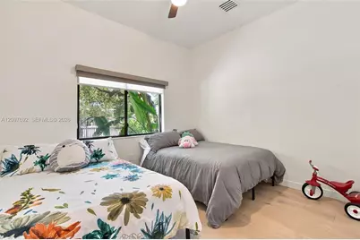 600 W 51st St, Miami Beach, FL 33140 - Photo 35