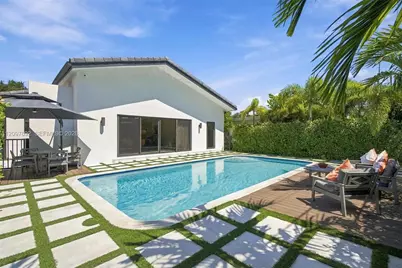 600 W 51st St, Miami Beach, FL 33140 - Photo 21