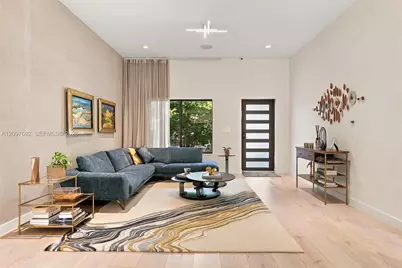 600 W 51st St, Miami Beach, FL 33140 - Photo 5