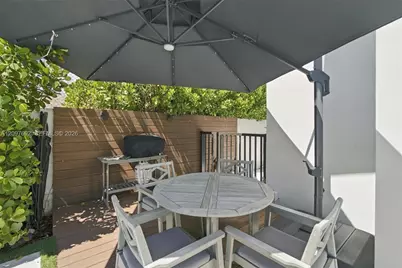 600 W 51st St, Miami Beach, FL 33140 - Photo 25
