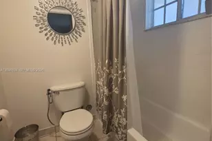2505 W 76th St, Hialeah, FL 33016 - Photo 37