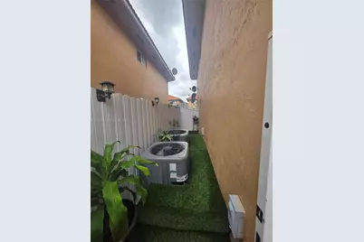 2505 W 76th St #103, Hialeah, FL 33016 - Photo 39