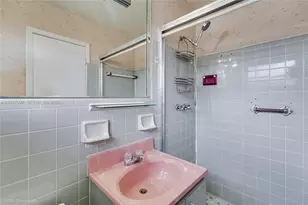 1321 W 2nd Ave, Hialeah, FL 33010 - Photo 15