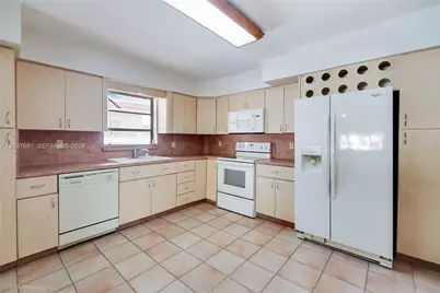 1321 W 2nd Ave, Hialeah, FL 33010 - Photo 7