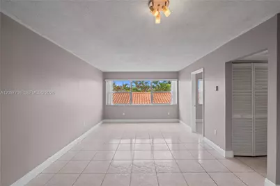 2150 Bay Dr #6, Miami Beach, FL 33141 - Photo 9