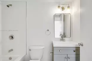 501 SW 1st St, Miami, FL 33130 - Photo 23