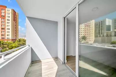 501 SW 1st St #502, Miami, FL 33130 - Photo 13
