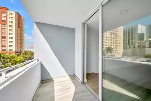 501 SW 1st St, Miami, FL 33130 - Photo 13