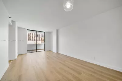 501 SW 1st St #502, Miami, FL 33130 - Photo 5