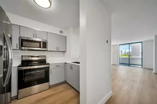 501 SW 1st St, Miami, FL 33130 - Photo 3