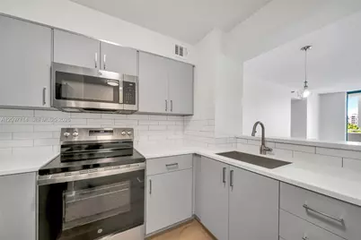 501 SW 1st St #502, Miami, FL 33130 - Photo 1