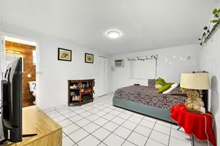 531 NW 35th Ave, Miami, FL 33125 - Photo 11