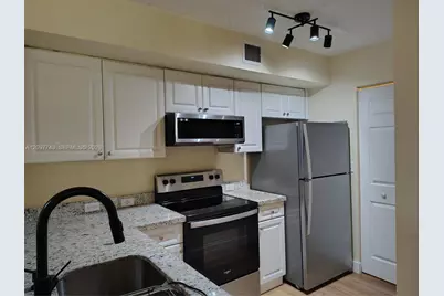 577 SW 111th Ln #204, Pembroke Pines, FL 33025 - Photo 9
