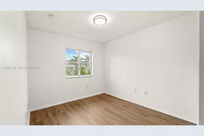 1685 SE 30th St, Homestead, FL 33035 - Photo 11