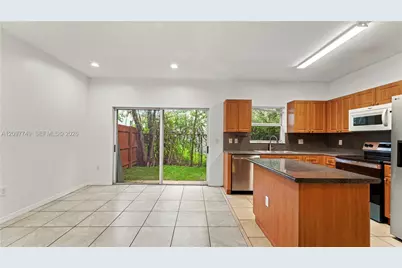 1685 SE 30th St, Homestead, FL 33035 - Photo 19