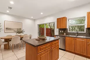 1685 SE 30th St, Homestead, FL 33035 - Photo 13