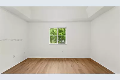 1685 SE 30th St, Homestead, FL 33035 - Photo 9