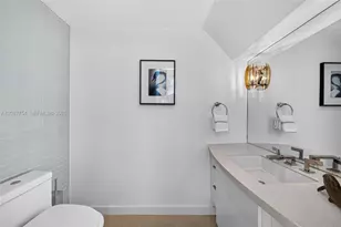 665 NE 25th St, Miami, FL 33137 - Photo 15