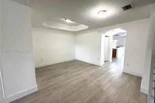 1088 SW 144th Ave, Pembroke Pines, FL 33027 - Photo 5