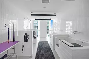 227 NE 2nd St, Miami, FL 33132 - Photo 9