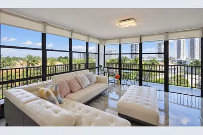 1000 Parkview Dr #610, Hallandale Beach, FL 33009 - Photo 5