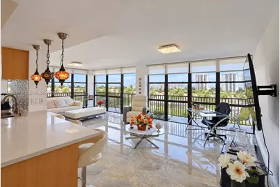 1000 Parkview Dr #610, Hallandale Beach, FL 33009 - Photo 9