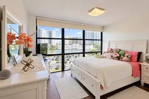 1000 Parkview Dr, Hallandale Beach, FL 33009 - Photo 11