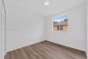 8520 NW 139th Terrace, Miami Lakes, FL 33016 - Photo 11