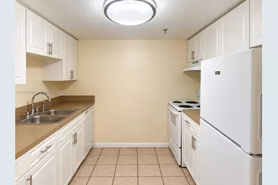 915 NW 1st Ave #H0605, Miami, FL 33136 - Photo 5