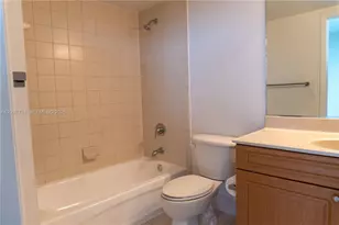 900 SW 8th St, Miami, FL 33130 - Photo 15