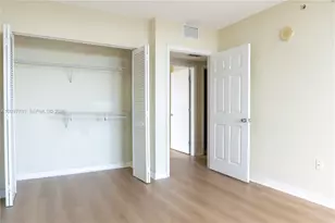 900 SW 8th St, Miami, FL 33130 - Photo 13