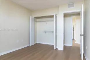 900 SW 8th St, Miami, FL 33130 - Photo 11