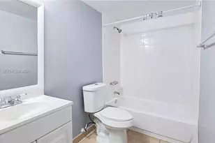 6065 NW 186th St, Hialeah, FL 33015 - Photo 17