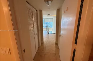 41 SE 5th St, Miami, FL 33131 - Photo 13