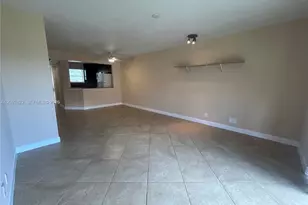 21915 Lake Forest Cir, Boca Raton, FL 33433 - Photo 5