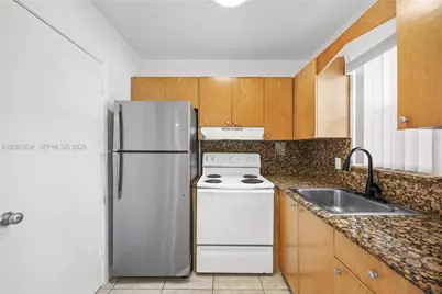4933 Hollywood Blvd #101, Hollywood, FL 33021 - Photo 7