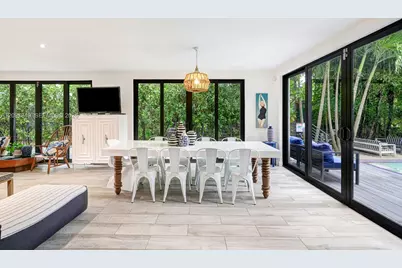 1210 NE 89th St, Miami, FL 33138 - Photo 27