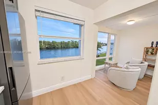 7 Colonial Club Dr, Boynton Beach, FL 33435 - Photo 7