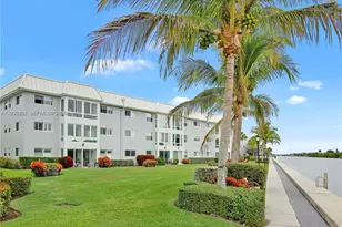 7 Colonial Club Dr, Boynton Beach, FL 33435 - Photo 29