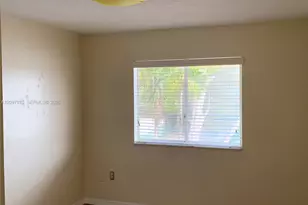 8446 NW 103rd St, Hialeah Gardens, FL 33016 - Photo 7