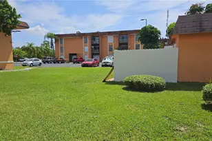 9477 SW 76th St, Miami, FL 33173 - Photo 9