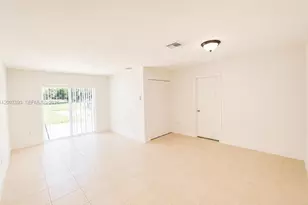 20674 NW 38th Ave, Miami Gardens, FL 33055 - Photo 5