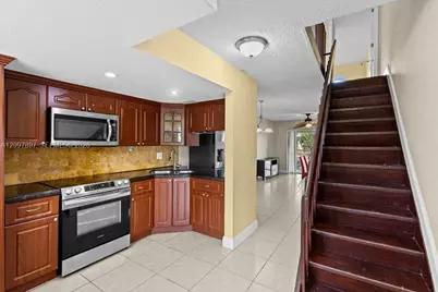5953 W 28th Ave #24, Hialeah, FL 33016 - Photo 3