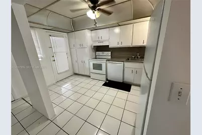 3051 NW 46th Ave #203, Lauderdale Lakes, FL 33313 - Photo 3
