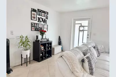 720 SW 64th Way, Pembroke Pines, FL 33023 - Photo 1